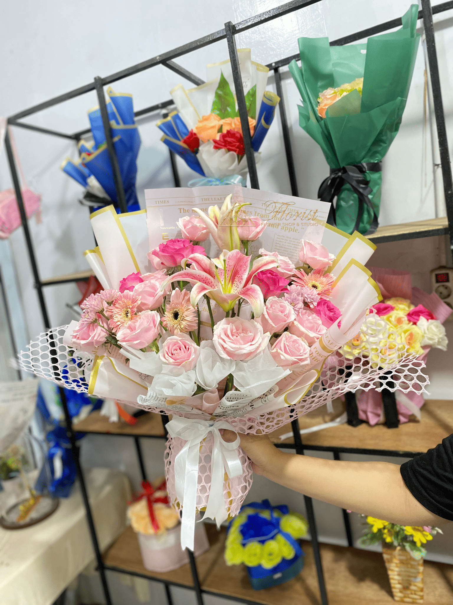 Bucket Mix Flower 1